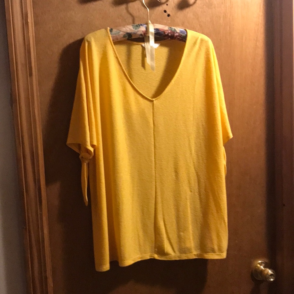Yellow short sleeve shirt